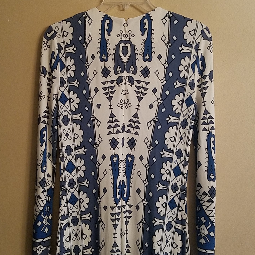 Dress - Picture 4 of 4